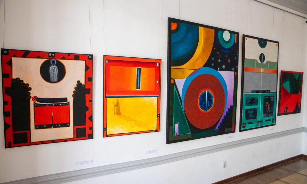 Abstrakcyjne obrazy Michała Boguskiego