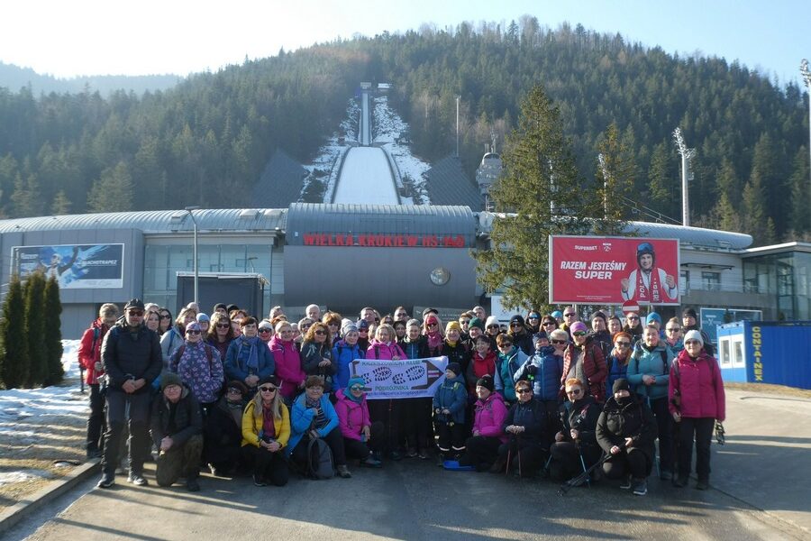 Turyści z Krzeszowickiego Klubu Podróżnika przy Wielkiej Krokwi w Zakopanem