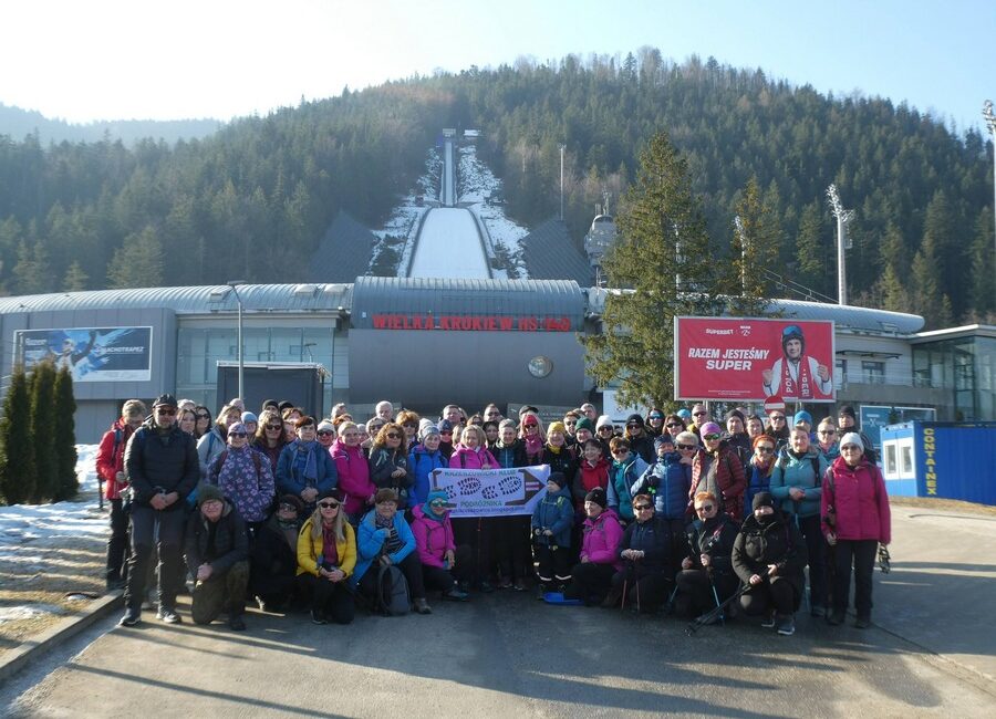 Turyści z Krzeszowickiego Klubu Podróżnika przy Wielkiej Krokwi w Zakopanem