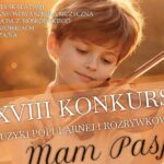 chłopiec grający na skrzypcach, jako grafika do konkursu "Mam Pasję"