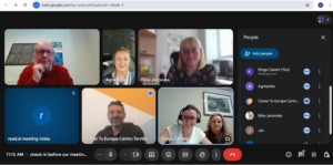 Robocze spotkanie partnerów projektu Erasmus+ Uczestnicy szkolenia na monitorze komputera