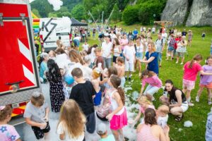 XVIII Dzień Pstrąga w Dubiu za nami Zabawa w pianie