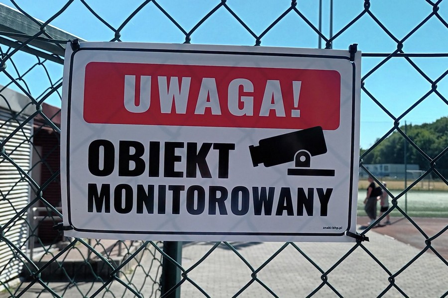 Orlik z monitoringiem – dla bezpieczeństwa i ochrony obiektu Tablic informacyjna