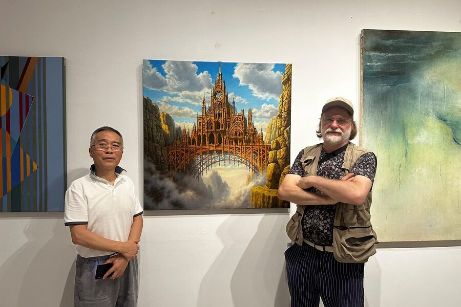 Chiński malarz Zhang Wei i Marcin Kołpanowicz